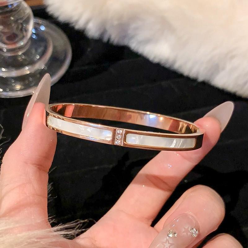 Damen Roségold Zirkon Armband: Nicht verblassender Titanstahl, Nischendesign für leichten Luxus