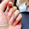 Korean Simple Zircon Pendant Necklace: Titanium Steel, Versatile Niche Design for Women, Elegant Clavicle Chain.