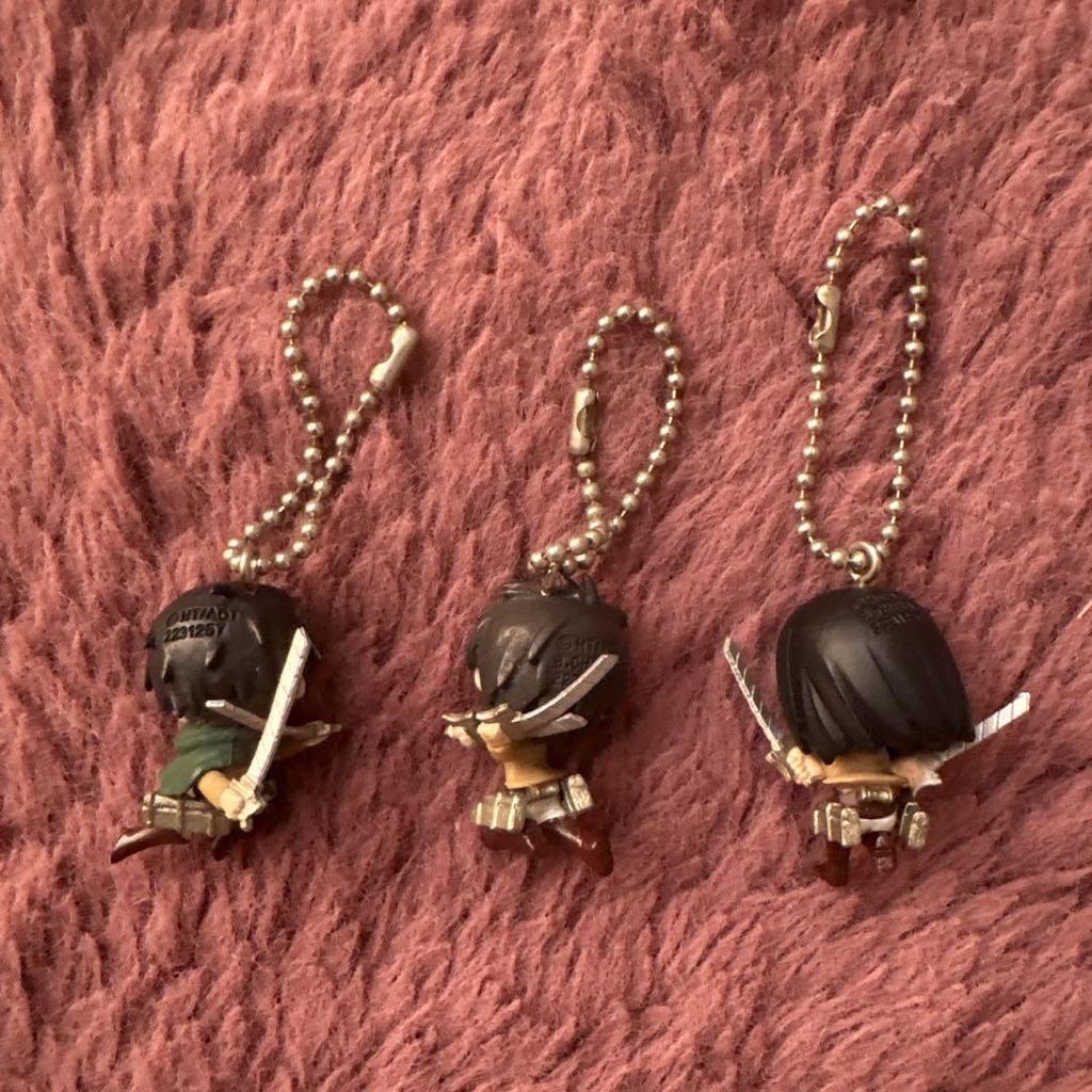 [USED] Attack on Titan Swing Levi Swing Eren Mikasa Mascot Keychain