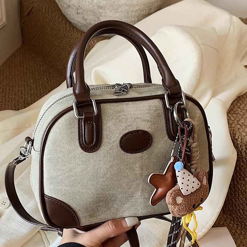 Autumn New Single Shoulder Messenger Bag Small Square Bag Simple Portable High Value Retro Women's Niche Fashion Hand Bag