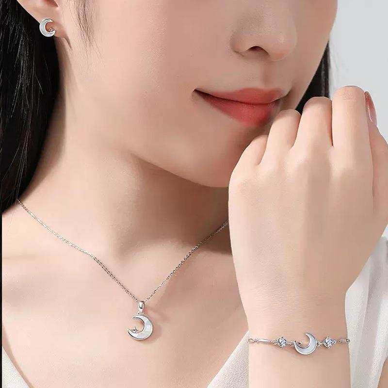 Women Light Luxury Star Moon Mother Of Pearl Bracelet Fashion Hand Jewelry