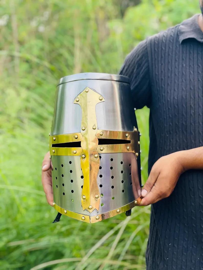 

Handmade Crusader Knight Helmet | Steel & Brass, LARP Cosplay Armor срібний