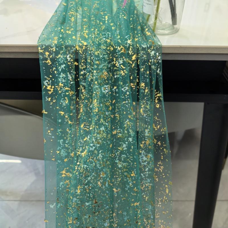 European Style Wedding Birthday Party Hot Stamping Mesh Table Runner Transparent Chiffon Sheer Sequin Tablecloth Hotel Room Holiday Decorat Table Flag