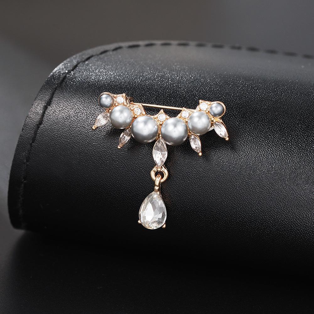 Elegant Pearl Water Drop Brooch High-End Women's Exquisite Tassel Business Suit Corsage Fixed Clothes Malfunction Proof Pin