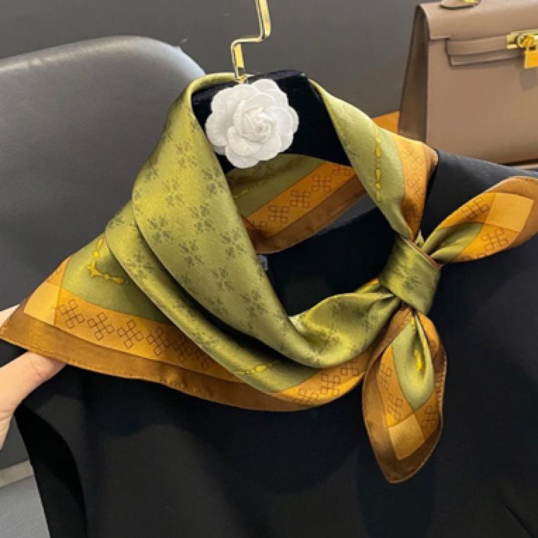 New silk scarf women's fashion versatile sense 70 square scarf neck protection scarf spring and autumn retro scarf tied bag