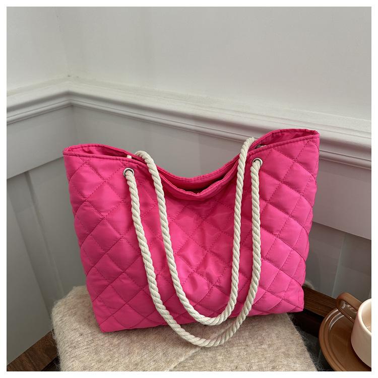 

Зимняя хлопковая одежда новая большая вместимость ромбовидный нейлон простой повседневный вышивка нить веревка плечевая сумка-тоут розовый