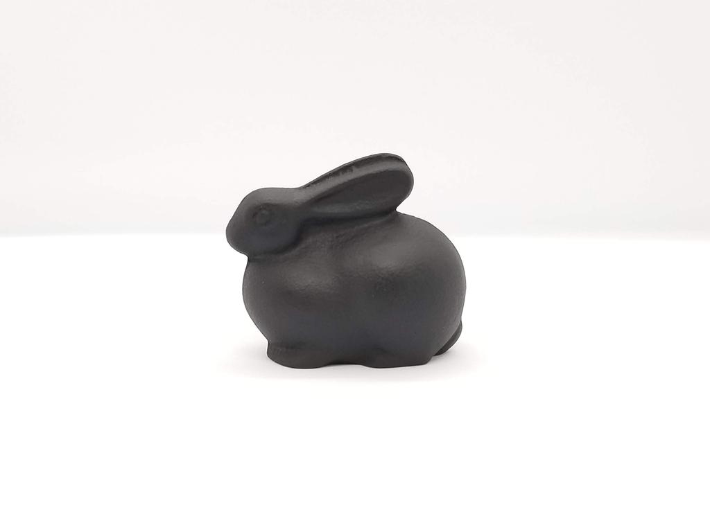 Iwachu 30206 Paperweight, Rabbit, Black, Small,
