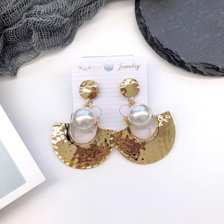 Retro stil personlighet överdrivna metallnitar örhängen enkla geometriska barockstil hoppande örhängen mode öron smycken