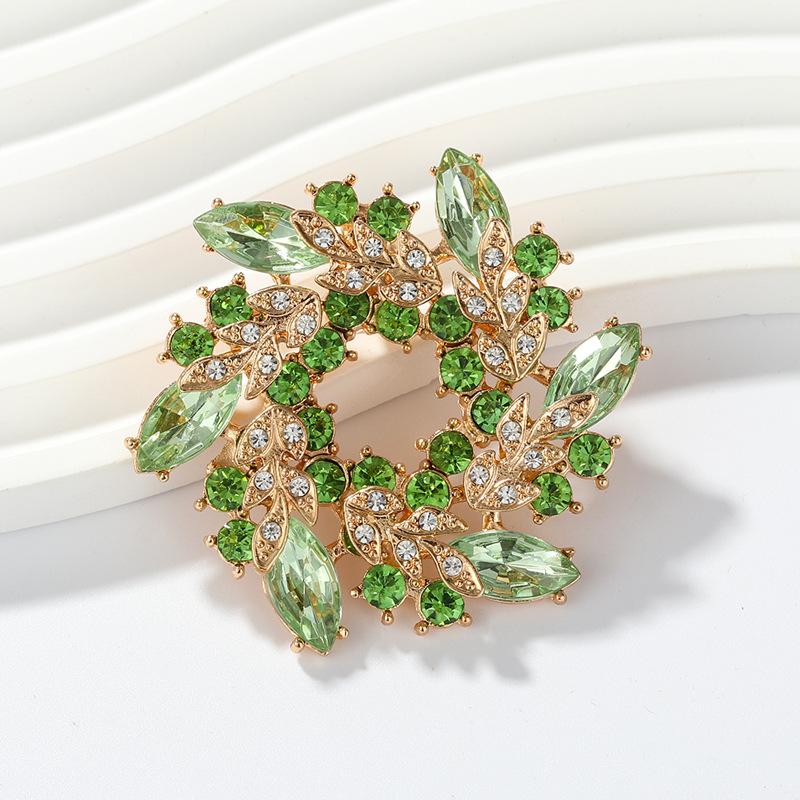 Fashion Crystal Bauhinia Brooch Women's Coat Accessories Premium Light Luxury Wreath Brooch Pin