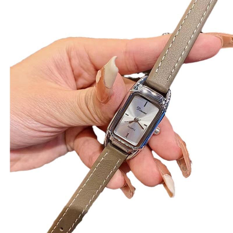 Fashion Women'S Watch Rose Gold Leather Strap Watch Simple Retro Rectangular Temperament Women'S Watch Women