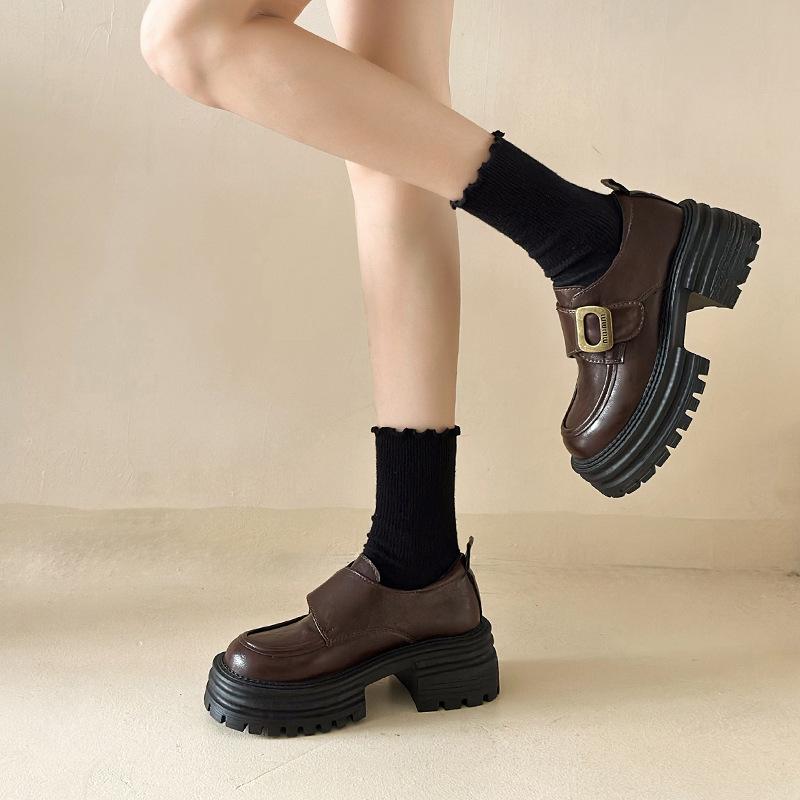 

туфли на толстой подошве и толстом каблуке в британском стиле, маленькие кожаные туфли, женские, 2025 новинка, универсальные туфли на платформе, женские туфли-лоферы черного цвета 40 коричневый