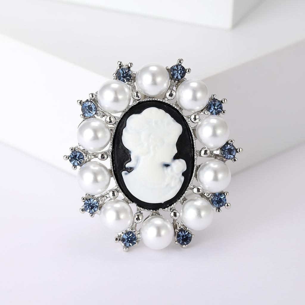 Pearl Beautiful Girl Head Brooches for Women Enamel Ladies Figure Pins Event Funny Luxury Gifts New Year Friends Decoration