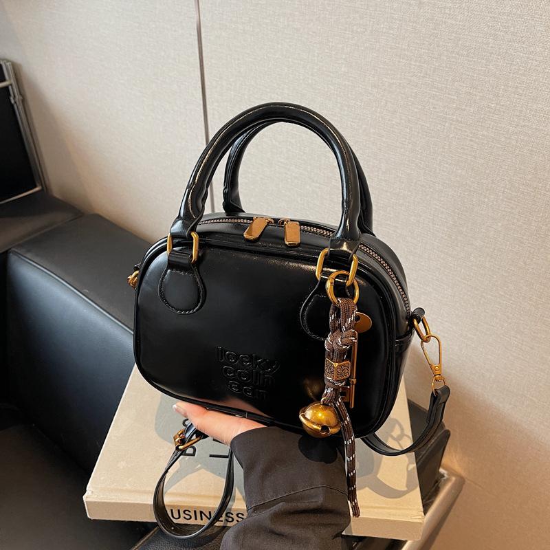 Premium niche bag women's autumn and winter retro new versatile niche messenger bag portable small square bag