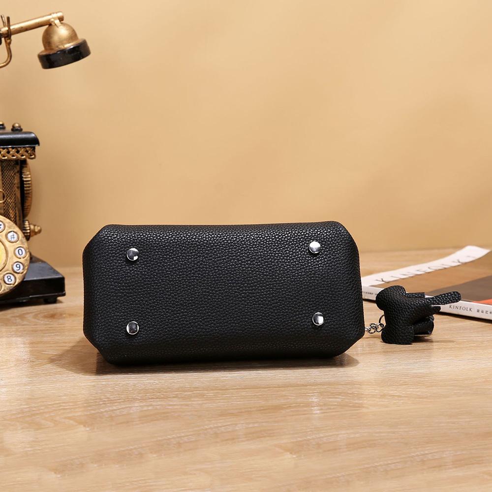 2025 Módní malé dámské kabelky přes rameno Kabelka z pravé kůže z měkké hovězí kůže Dámská crossbody kabelka s ornamentem slona