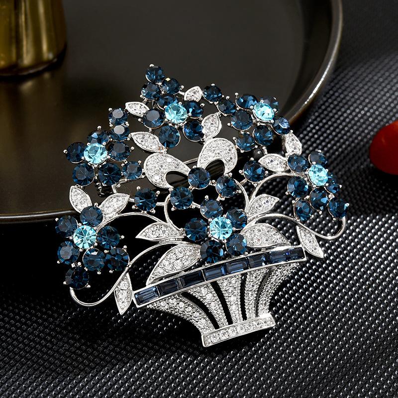 Design Sense Heavy Industry European Full Zirconium Portable Flower Basket Elegant Chic Exquisite Temperament Coat Brooch Accessories