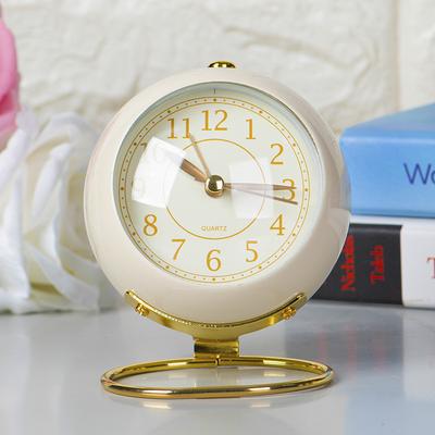 Prinzessinnenstil Retro Kleine Tischuhr Wecker Metall Französisch Studenten Dekorative Ornamente mit Nachttisch Schreibtisch