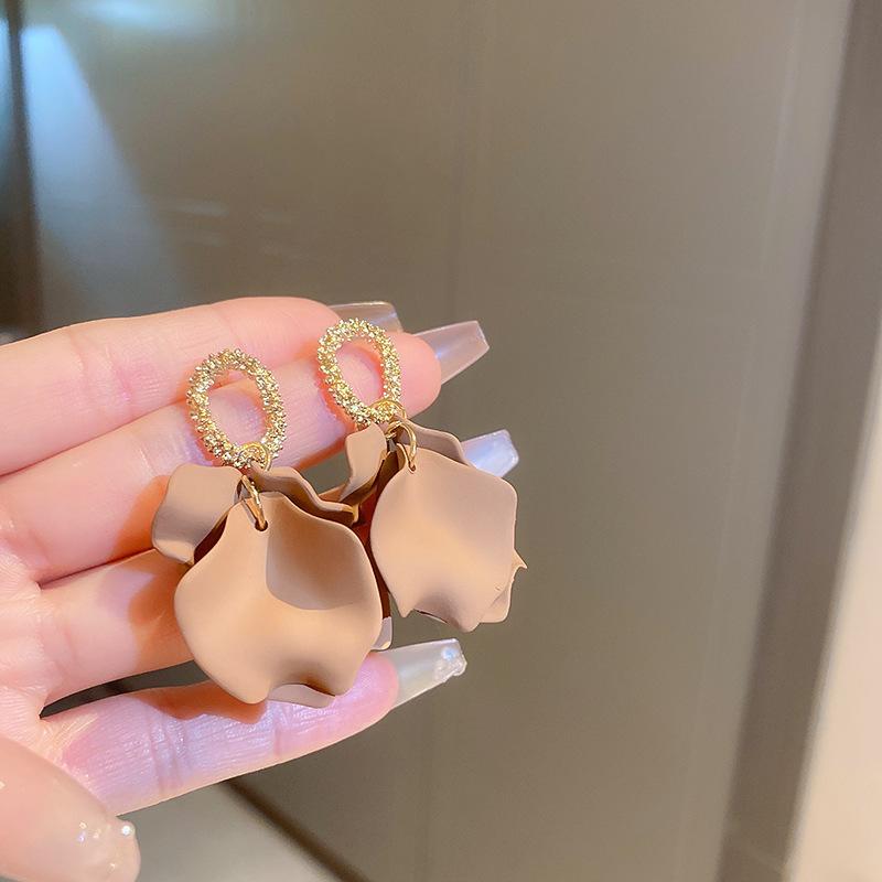 Maillard coffee color oval earrings niche simple versatile stud earrings fashion temperament high sense earrings women