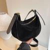 Retro feminine bag with advanced texture  versatile underarm  niche design  new fashion saddle bag