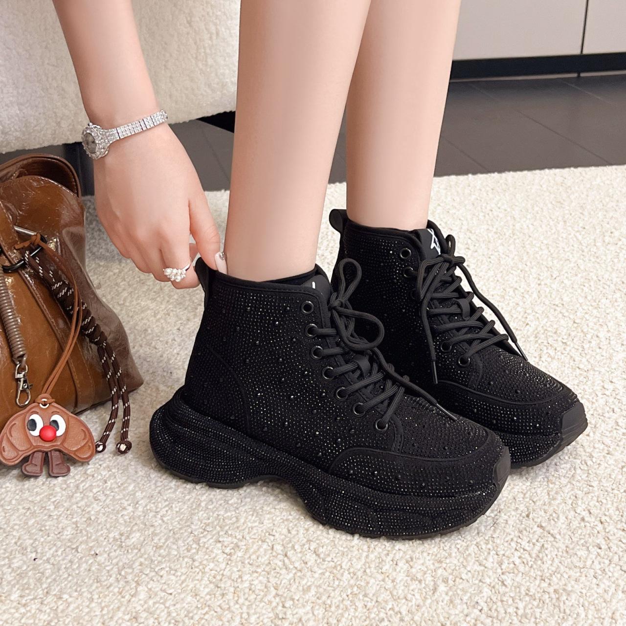 

Полностью бриллиантовые высокие кроссовки для жареной улицы, папины кроссовки, девочка, 2025 весна-лето, новые популярные повседневные спортивные кроссовки на толстой подошве со стразами 42 чёрный