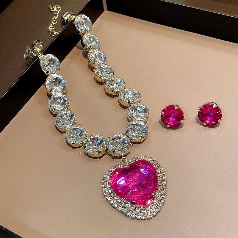 "High-End Luxury Drop Necklace and Earrings Set - European and American Niche Versatile Jewelry"