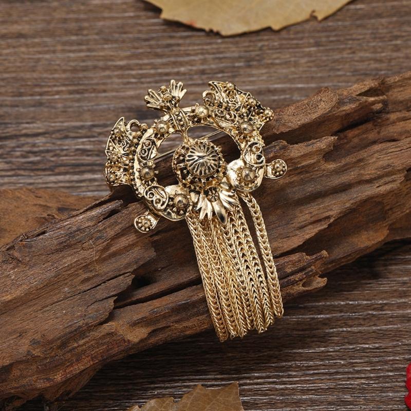 Elegantní brož ze slitiny s výřezem Francouzské třásně Ozdoba Klopový odznak Stylové doplňky Pro ležérní nebo formální oblečení