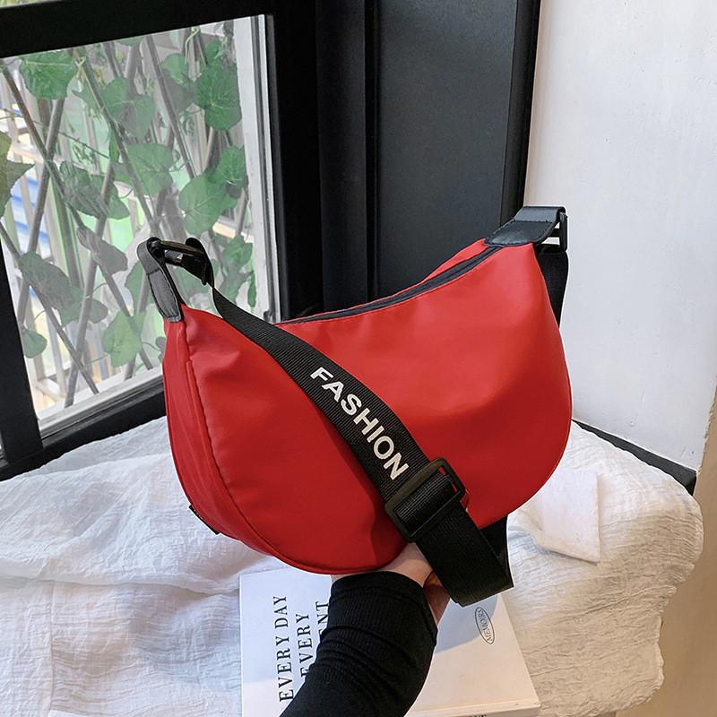 Fashionable Nylon Shoulder Bag Trendy Street Style Medium Crossbody Bag For Women