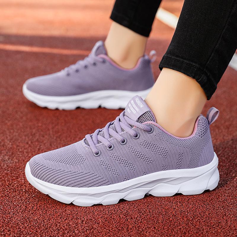 Chaussures de sport ultra-légères chaussures pour femmes nouvel été maille respirante semelle souple légère confortables étudiant décontracté chaussures de course
