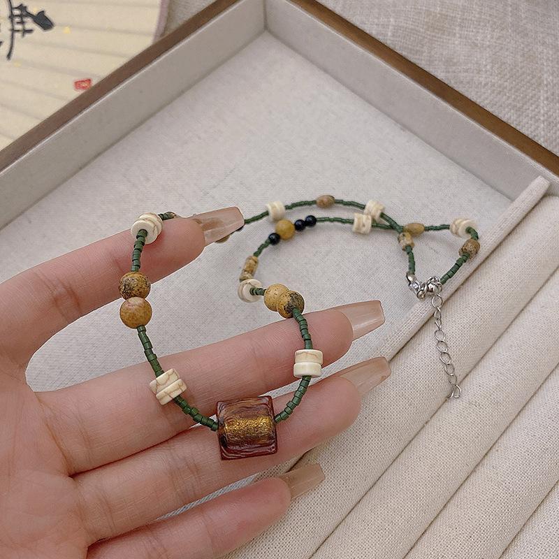 BLINGBAY Damen-Anhänger-Halskette, braune quadratische Perlen-Halskette, Damen-Chinese-Retro-Kunst-Pullover-Kette, Maillard-Accessoires, Schmuck, Geschenke