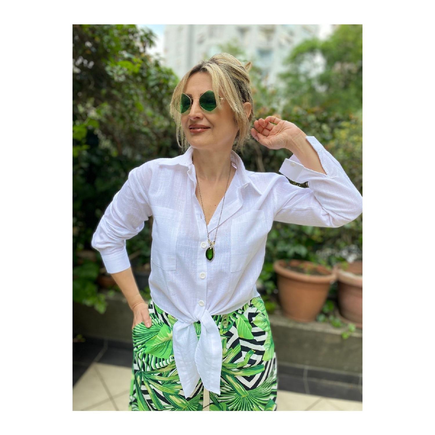 

Женская льняная белая рубашка с завязками S белый