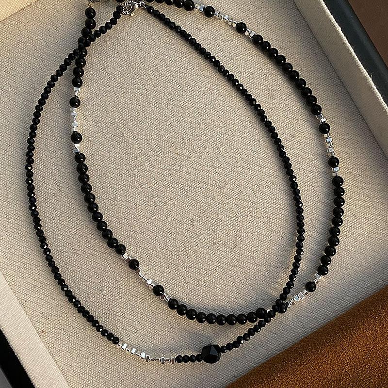 Collana Clavicolare da Donna in Acciaio Titanio con Perline di Agata Nera Retro Gioielli