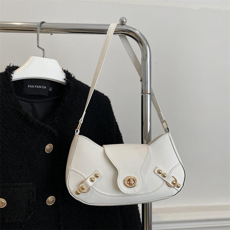 

Корейская версия сумки подмышку женская новая 2025 весна нишевая простая косая сумка-полумесяц повседневная модная сумка на плечо белый