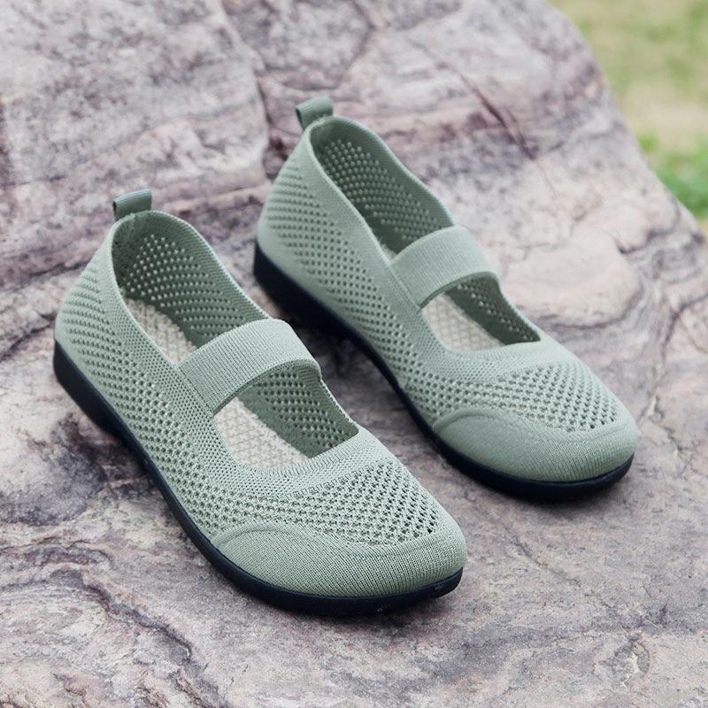 Old Beijing cloth shoes women's summer new breathable sandals soft-soled mother shoes hollow flying woven medium and old women's shoes