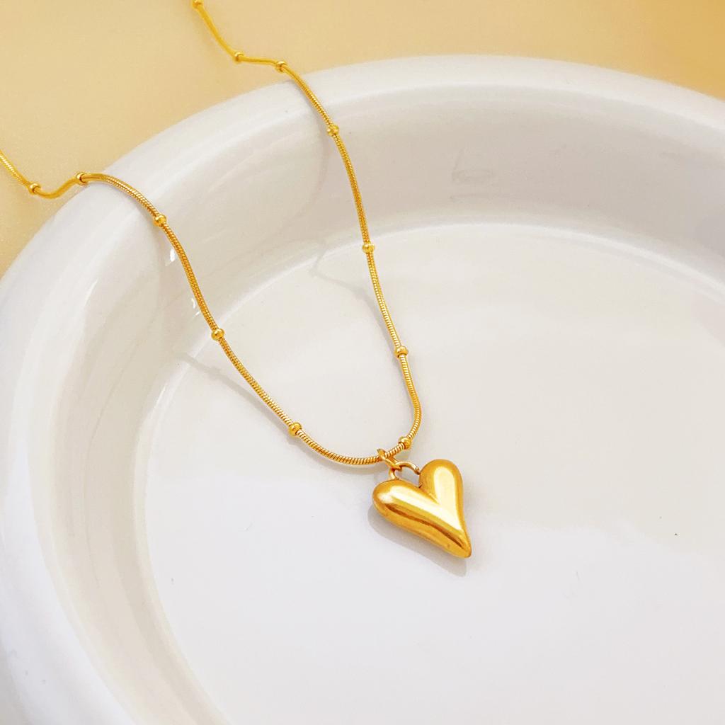 Love Necklace For Women In Summer, Light Luxury Niche Collarbone Chain, Simple Temperament, High-End Neck Chain Accessory