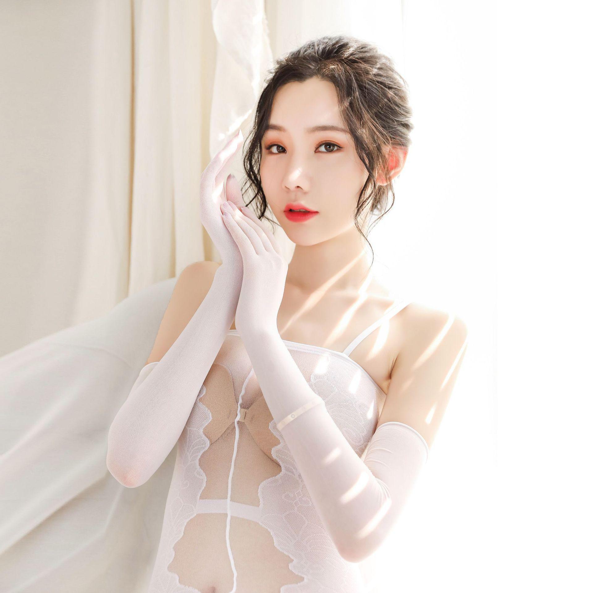 

Ультратонкие бесшовные перчатки из лайкры и рукава свадебных платьев с защитой от зацепления для защиты от солнца 3D Lycra Seamless Five Finger Gloves белый