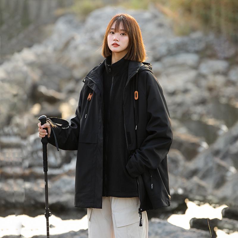 Rose Huang Yimei Větruodolná 3v1 odepínací bunda ve stylu celebrity