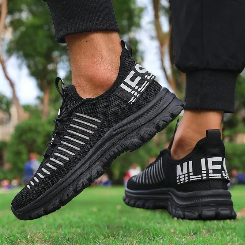 Fashion Lightweight Men's Running Shoes 2025 New Casual Designer Mesh Sports Shoes Lace Up Women's Summer Vulcanized Shoes Loafers