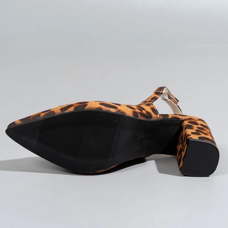 Fashion Plus Size 2025 Summer Modern Women's Closed Toe Sandals Fashion Dress Leopard Chunky Heels Buckle Strap Shoes Daily Retro Sandal