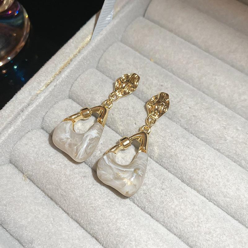 

Zinc Alloy Needle Mirad Irregular Bag Earrings for Women Female Fashion Style Drop Earring Light Luxury Zircon