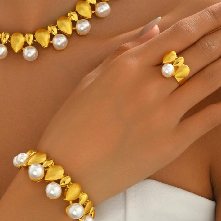 Modern Pearls Jewelry Set Complete Matching Set Necklace Bracelet Earrings Rings Sturdy Alloy Crafted Casual Wear