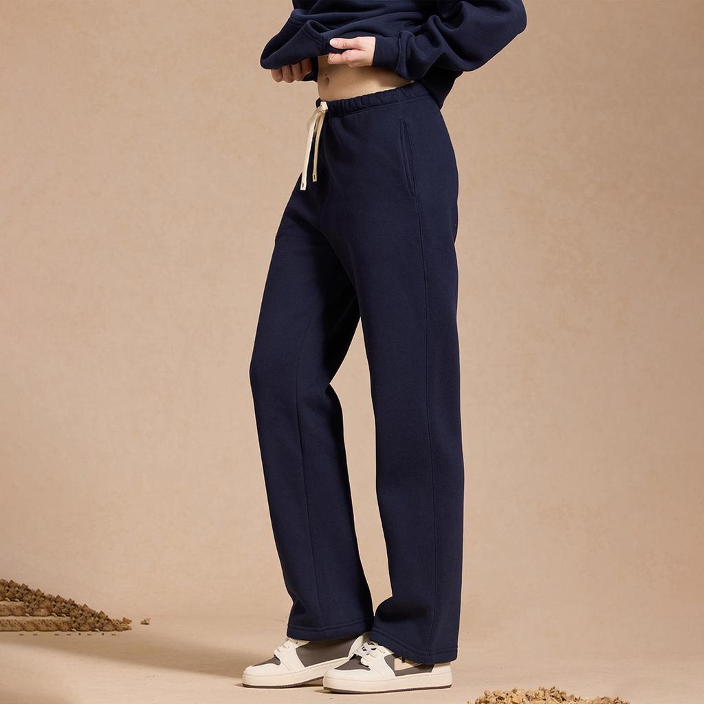 Men's Fleece Sweatpants and Hoodie Set - Warm, Comfortable, Casual Wear for Autumn and Winter.