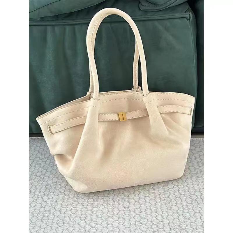 

Large capacity tote bag women s 2024 new high-end commuting lazy wind single shoulder dumplings large bag computer bag
