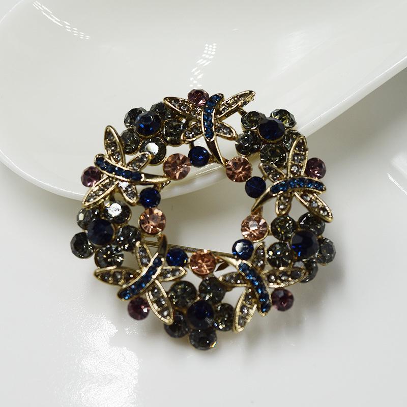 Exquisite Temperament Wreath Color Rhinestone Brooch Hollow Inlaid Brooch