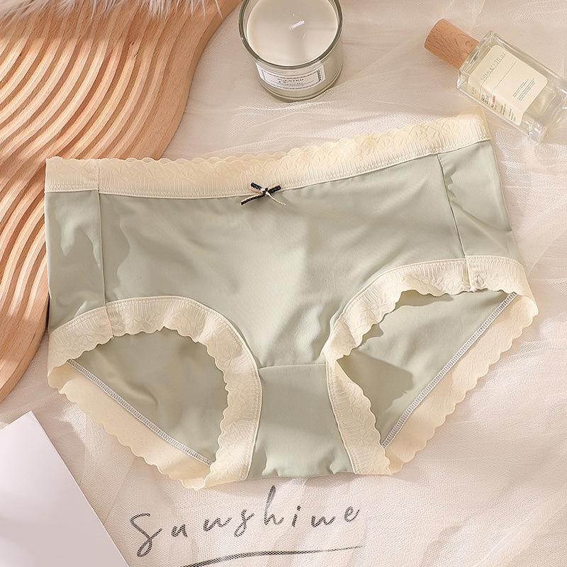 Seamless Mid-Waist Ice Silk Women's Underwear, Breathable and Cute Japanese Style Briefs