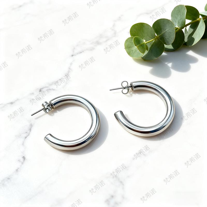 High-End European Stainless Steel Hoop Earrings for Women – Light Luxury, Versatile, and Elegant Open Ear Cuffs