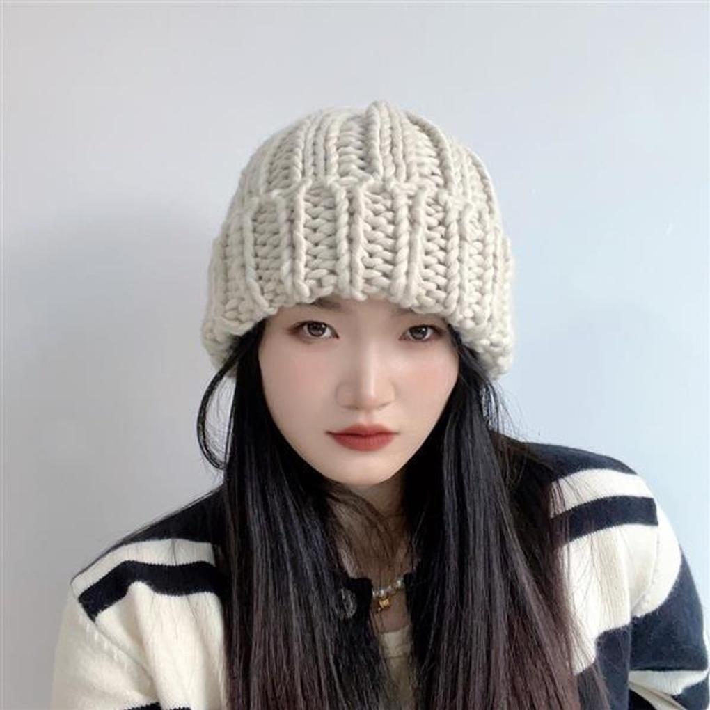 MI Twisted Knit Beanie (Beige)