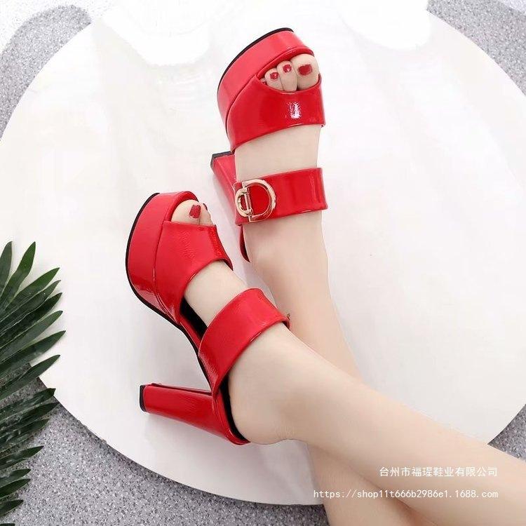 2025 spring new wear high heels fashion sandals soft leather thick bottom waterproof table thick heel fish mouth large size women's cool slippers