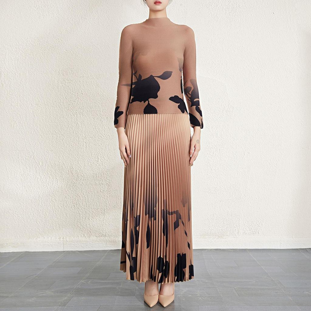 Miyake Women's Stylish Printed Two-Piece Suit: Elastic High-Waist A-Line Skirt & Pleated Top