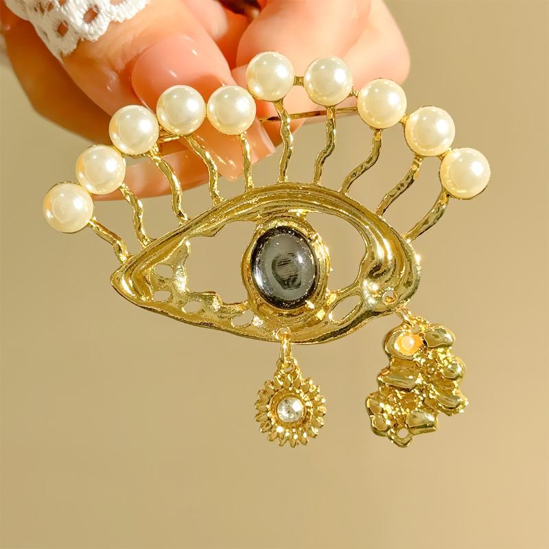 [HF]New 1Pc Luxury Rhinestone Devil Eyes Brooches For Women Character Pins Casual Party Accessories New Gifts Friends Decoration