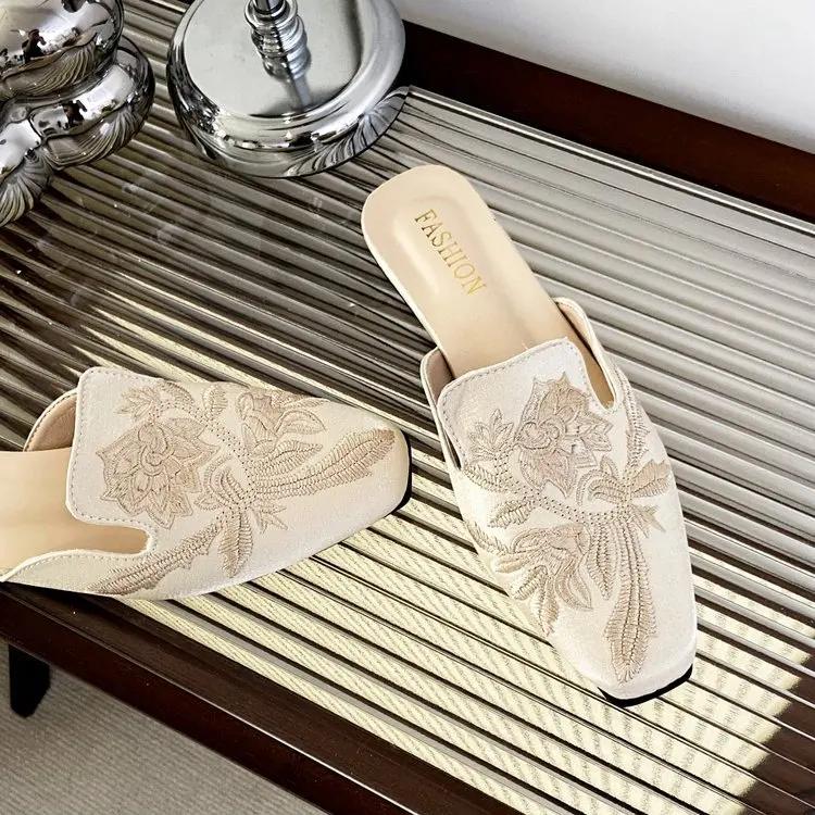 New Chinese Embroidery Wrapped Head Half Slippers Women Wear 2025 Spring and Summer New Retro All-match Flat Slippers