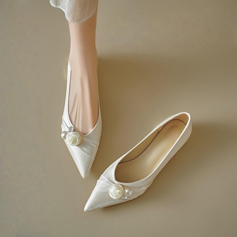 French pearl flower pointed head thick heel single shoes women are not tired feet low heel bridesmaid shoes bride shoes wedding shoes